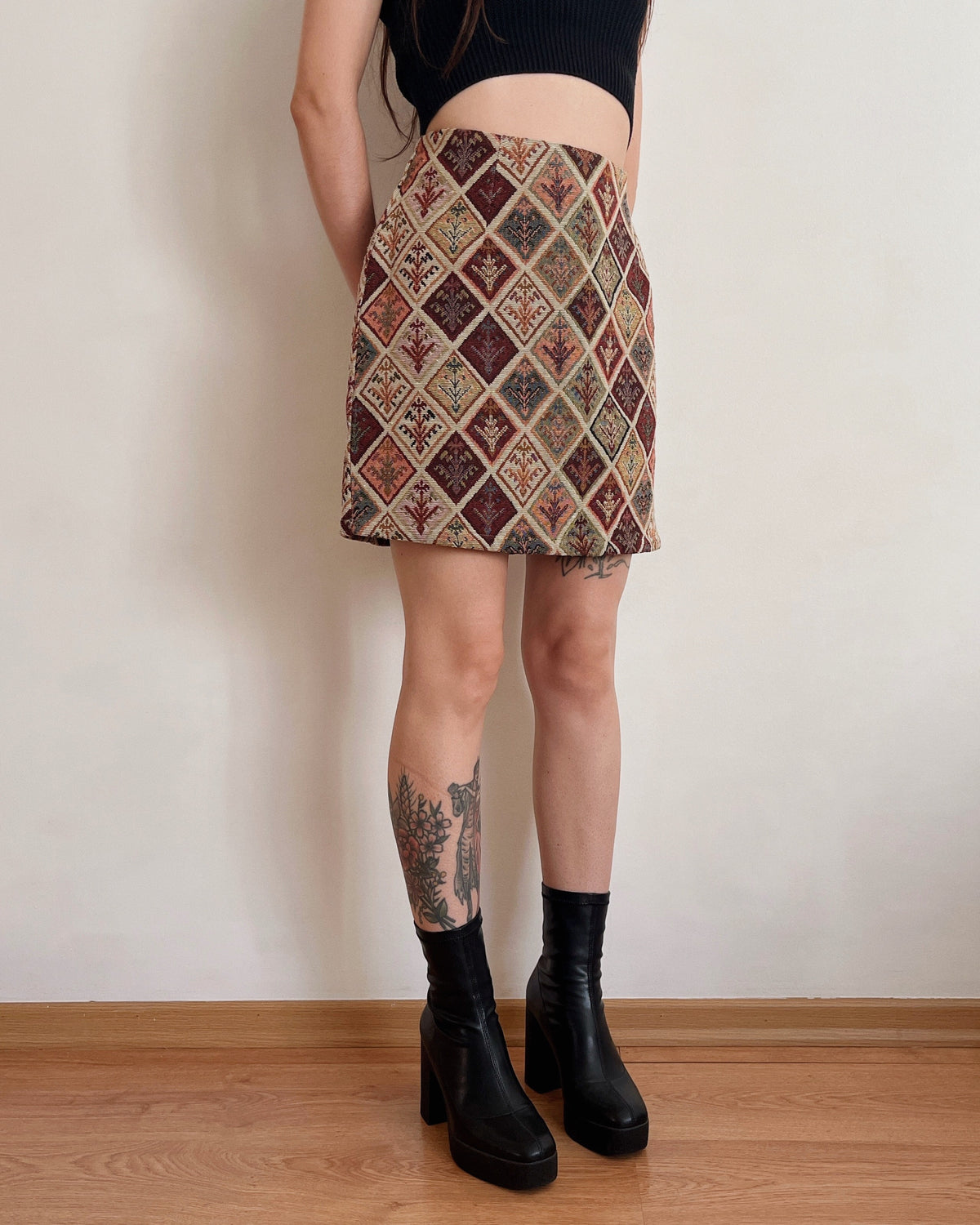 Tapestry mini skirt (M)
