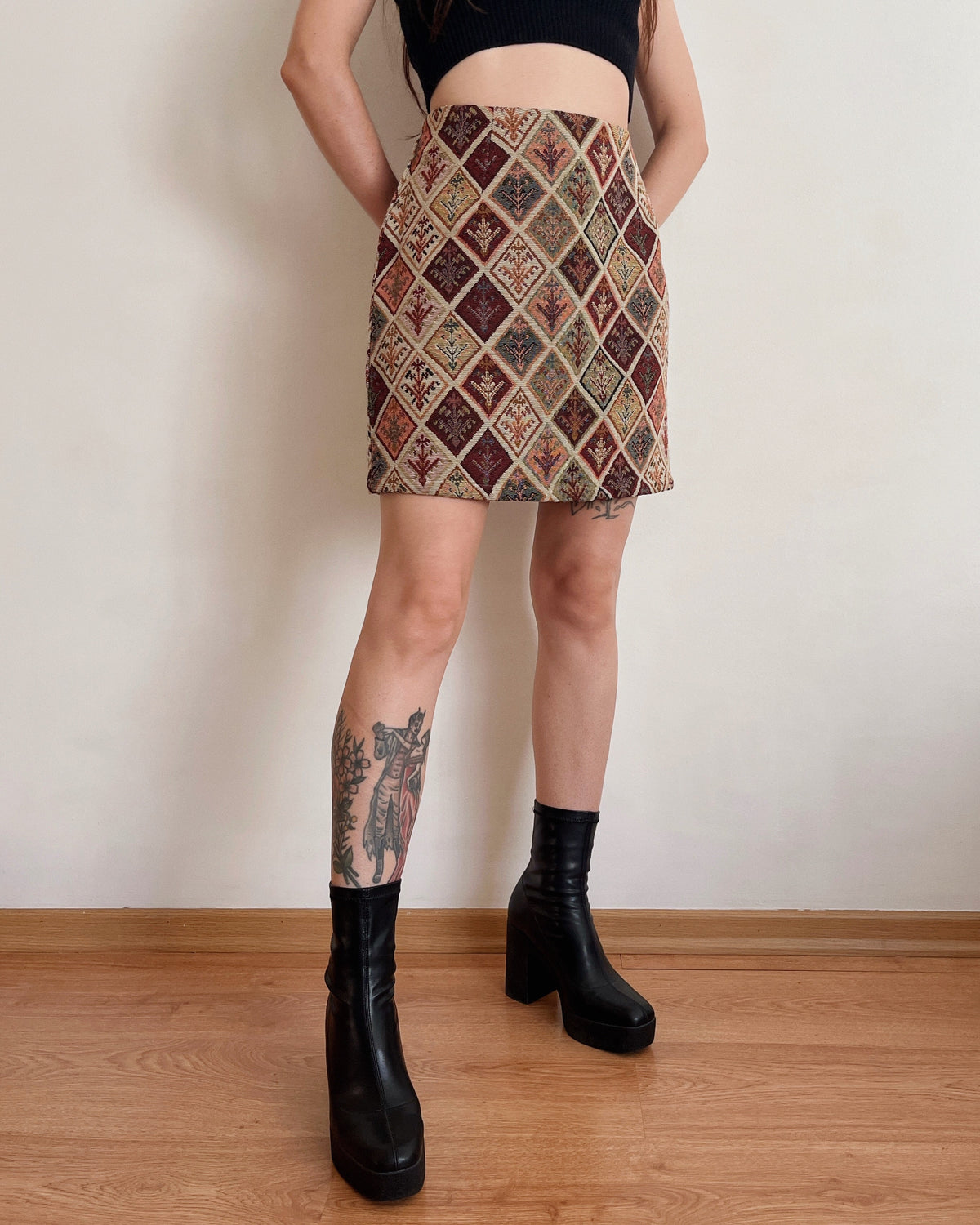 Tapestry mini skirt (M)