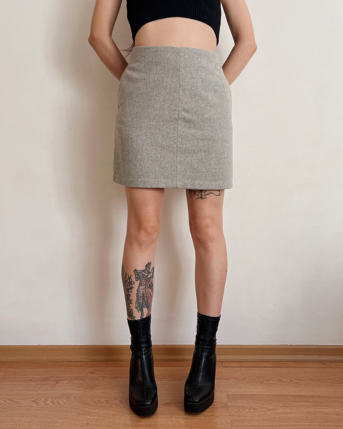 Gray wool mini skirt (XS)