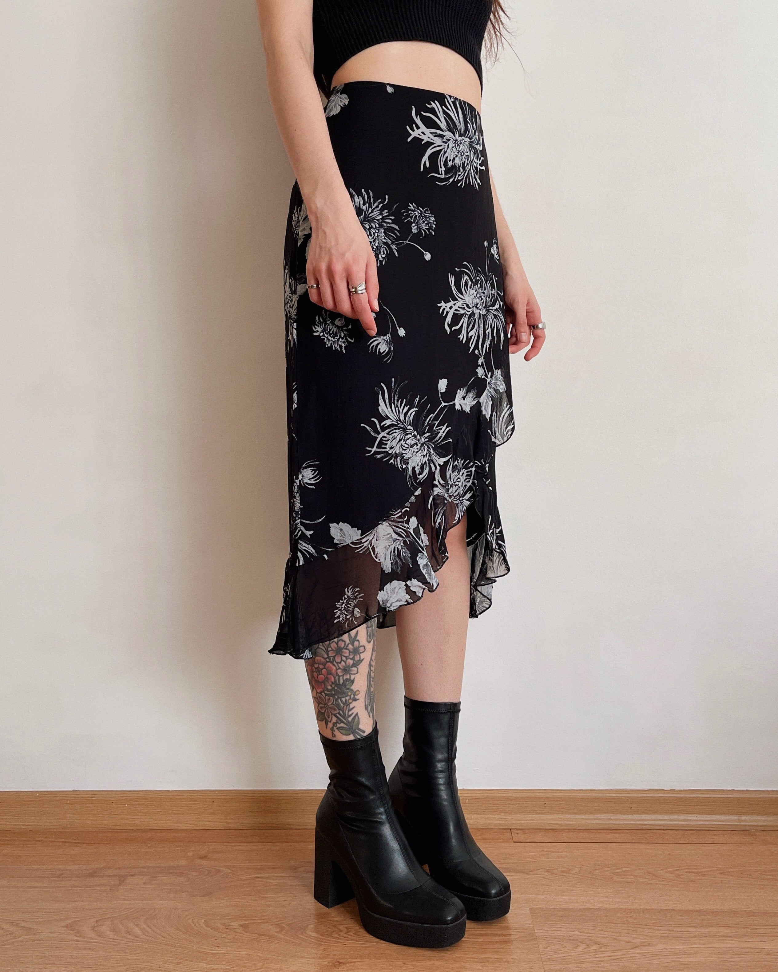 Asymmetric vintage midi skirt (XS/S)