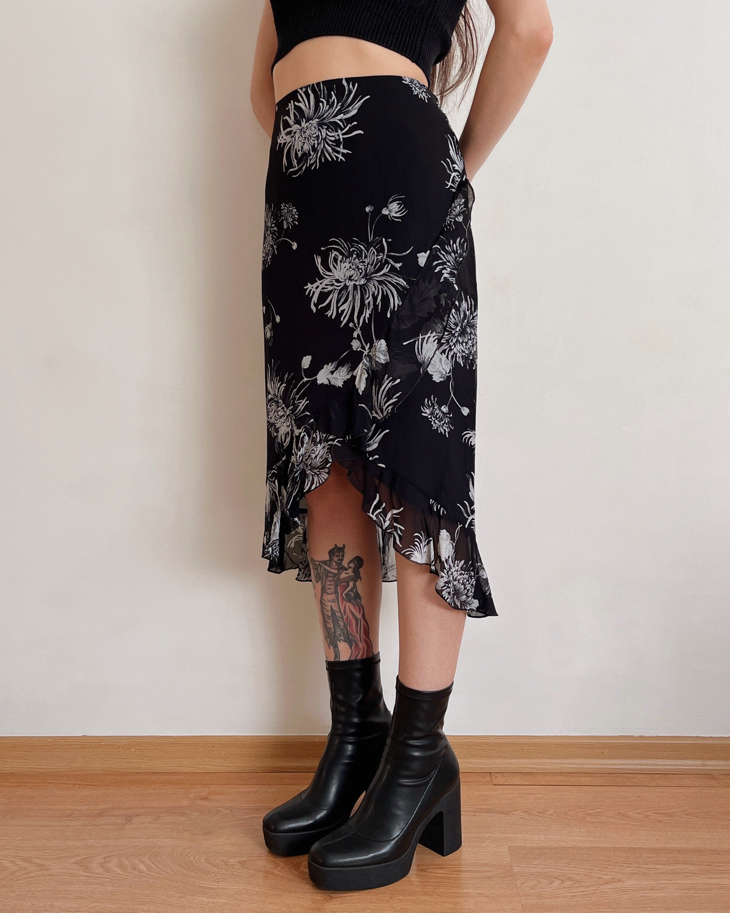 Asymmetric vintage midi skirt (XS/S)