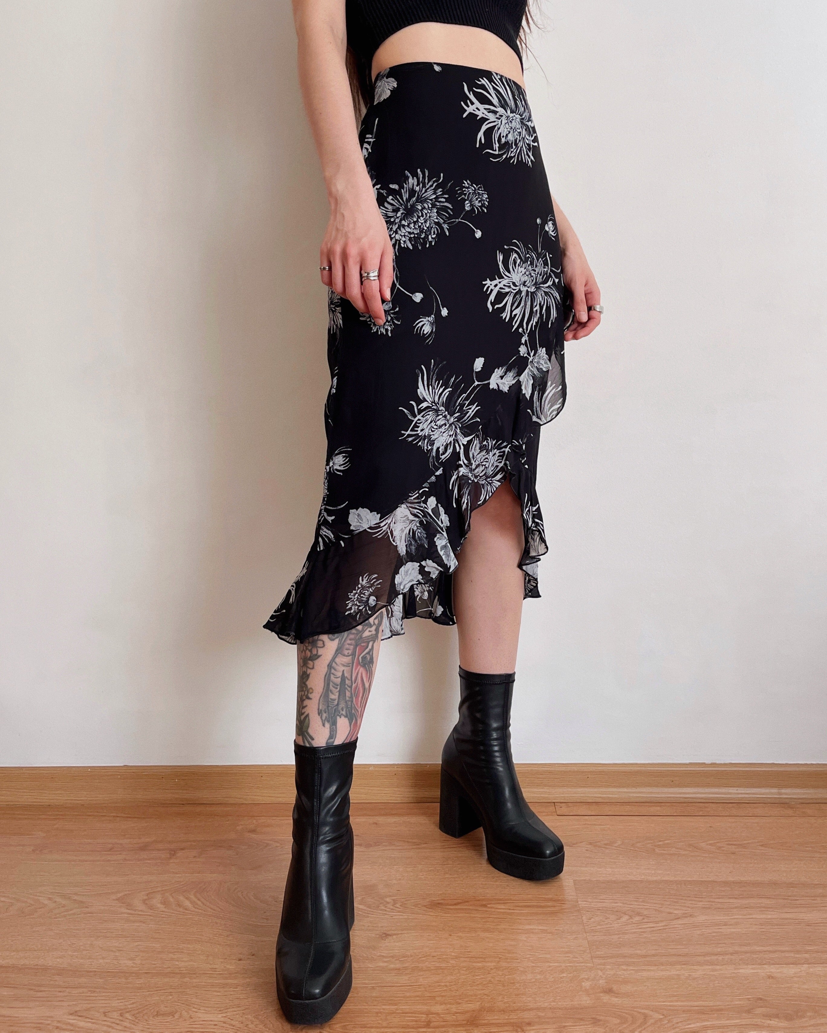 Asymmetric vintage midi skirt (XS/S)