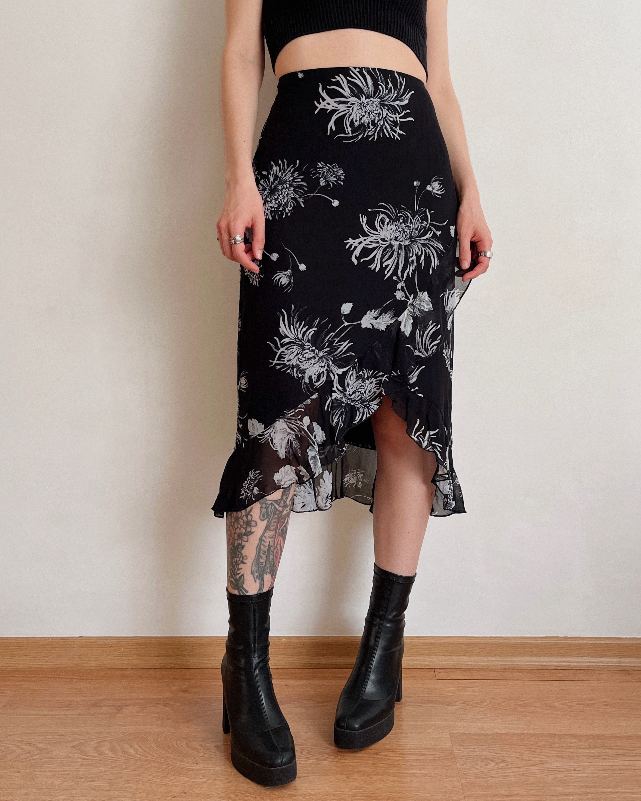 Asymmetric vintage midi skirt (XS/S)