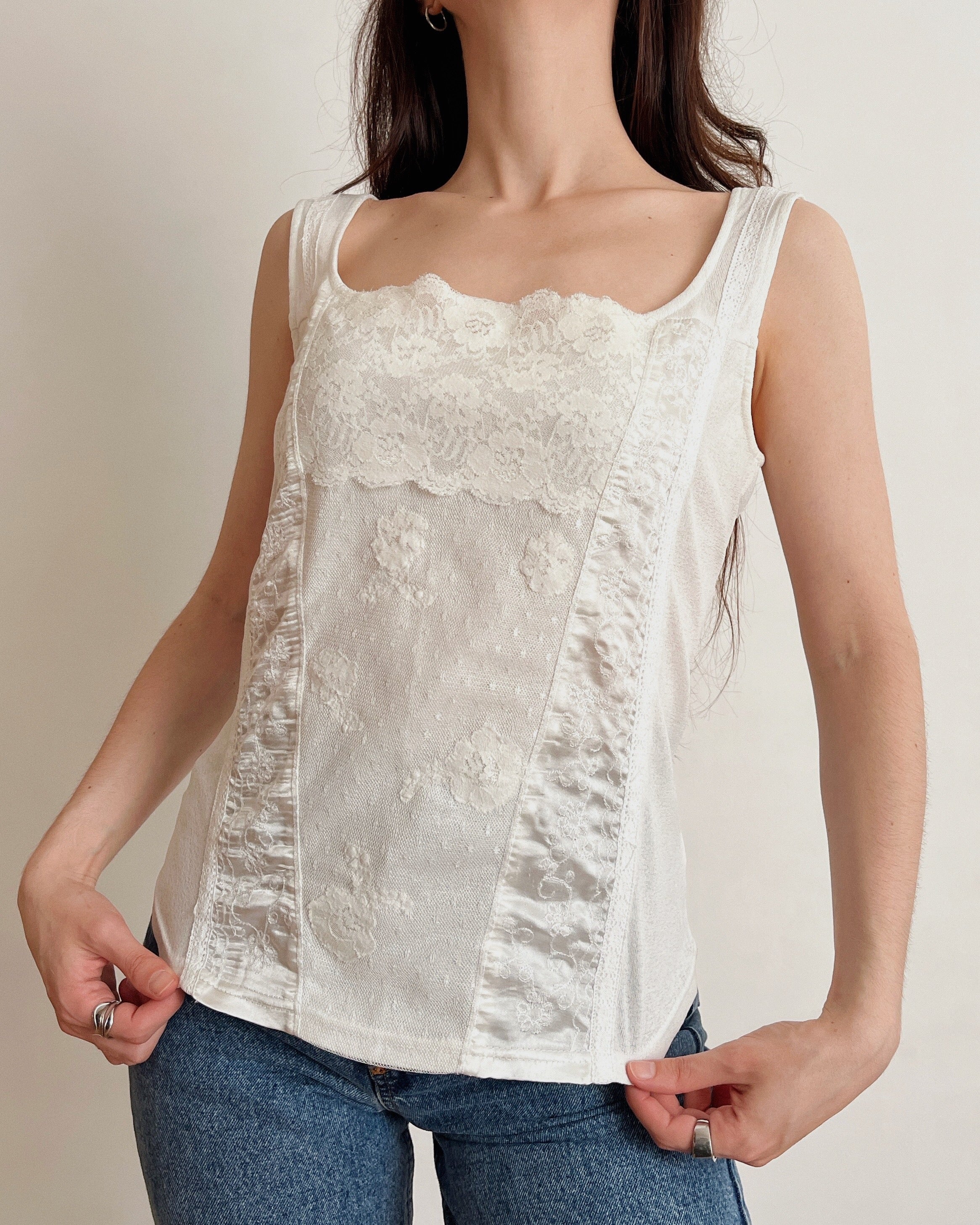 Vintage lace top (2XL/3XL)