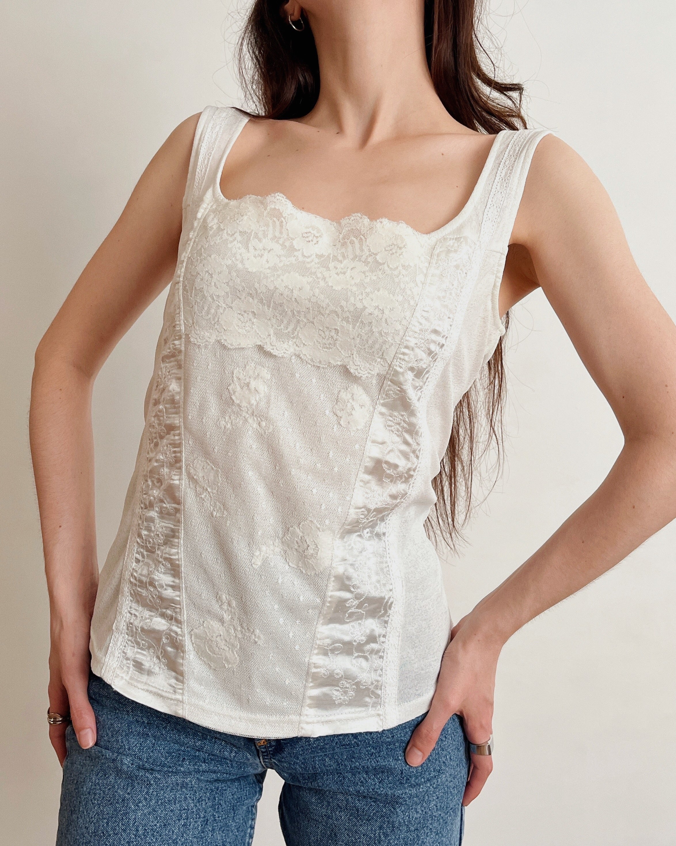 Vintage lace top (2XL/3XL)