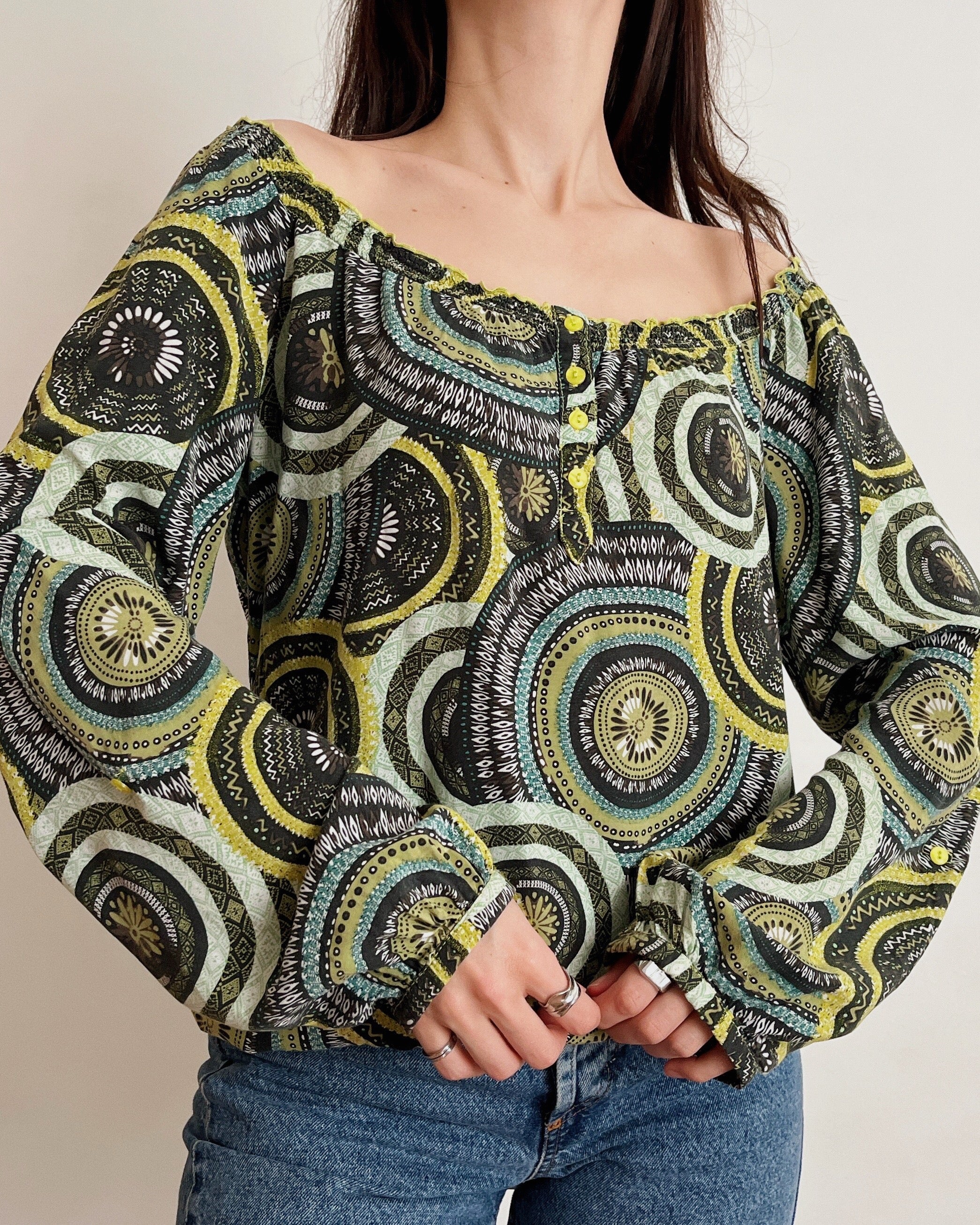 Off shoulder top (M/L)