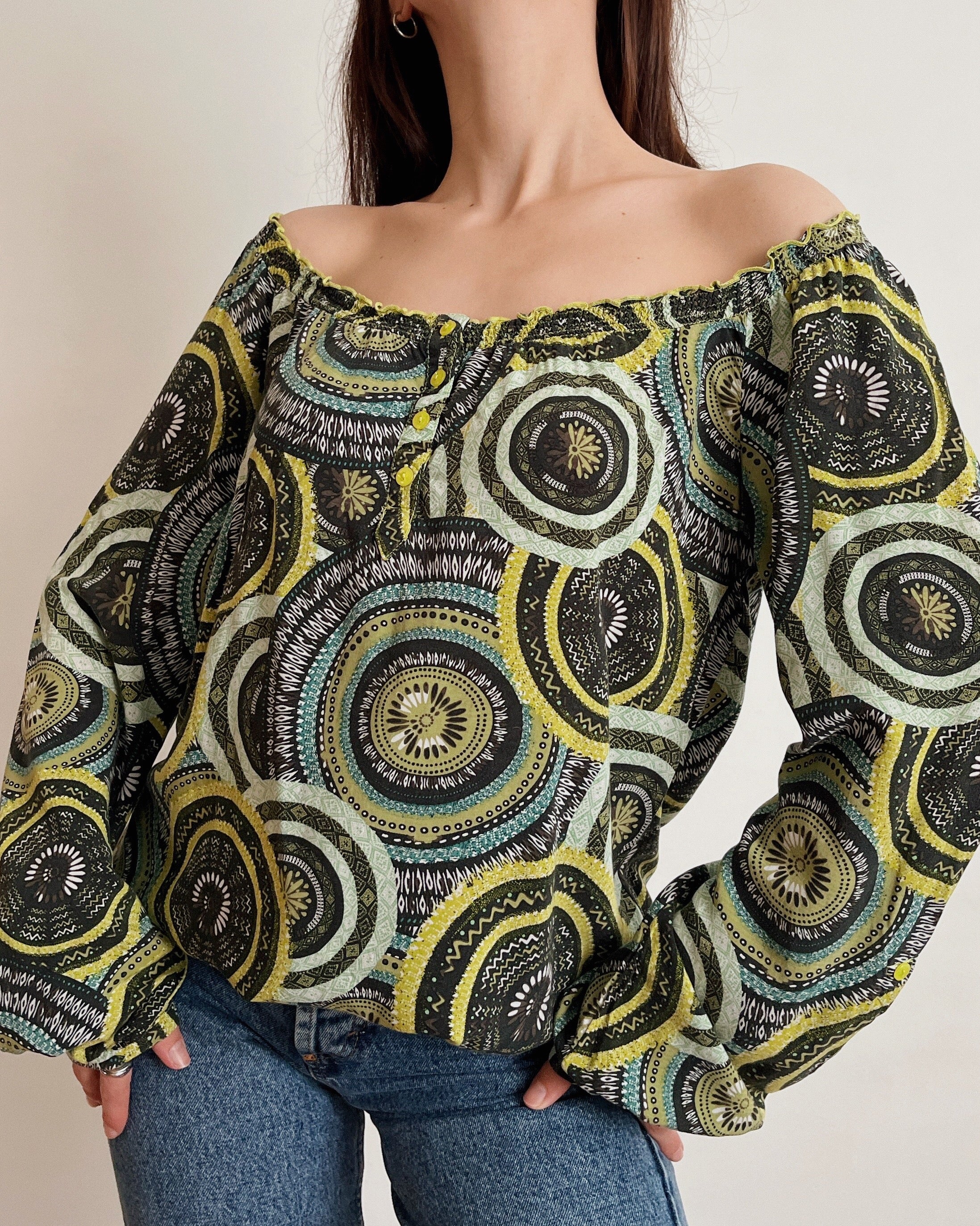Off shoulder top (M/L)