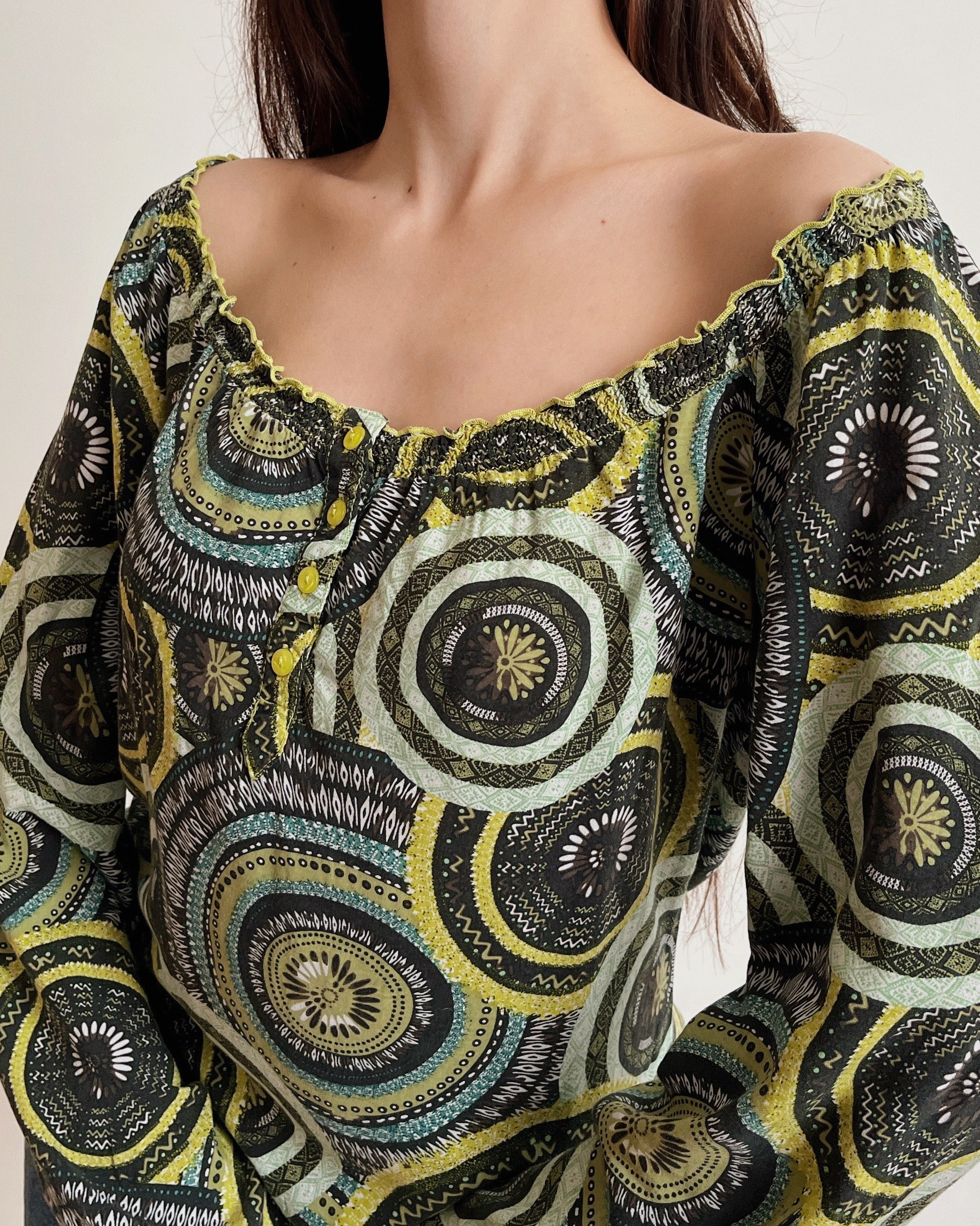 Off shoulder top (M/L)