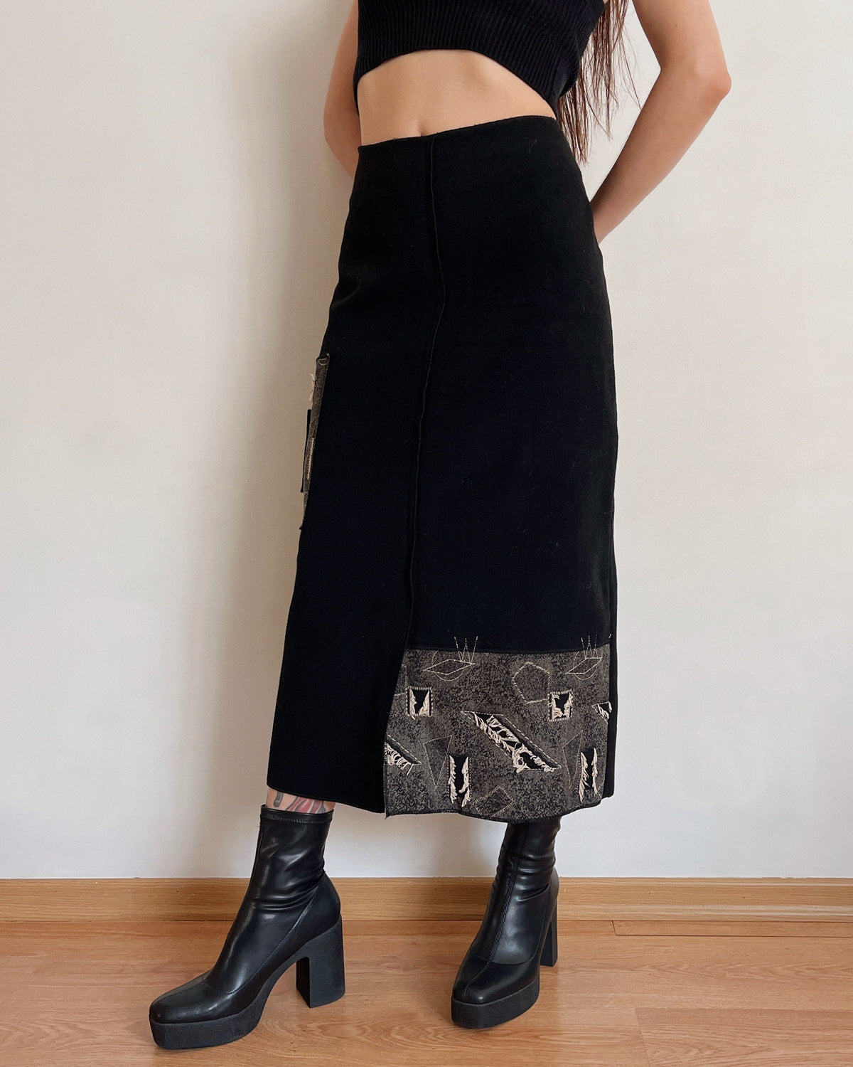 Vintage asymmetric maxi skirt (M/L)