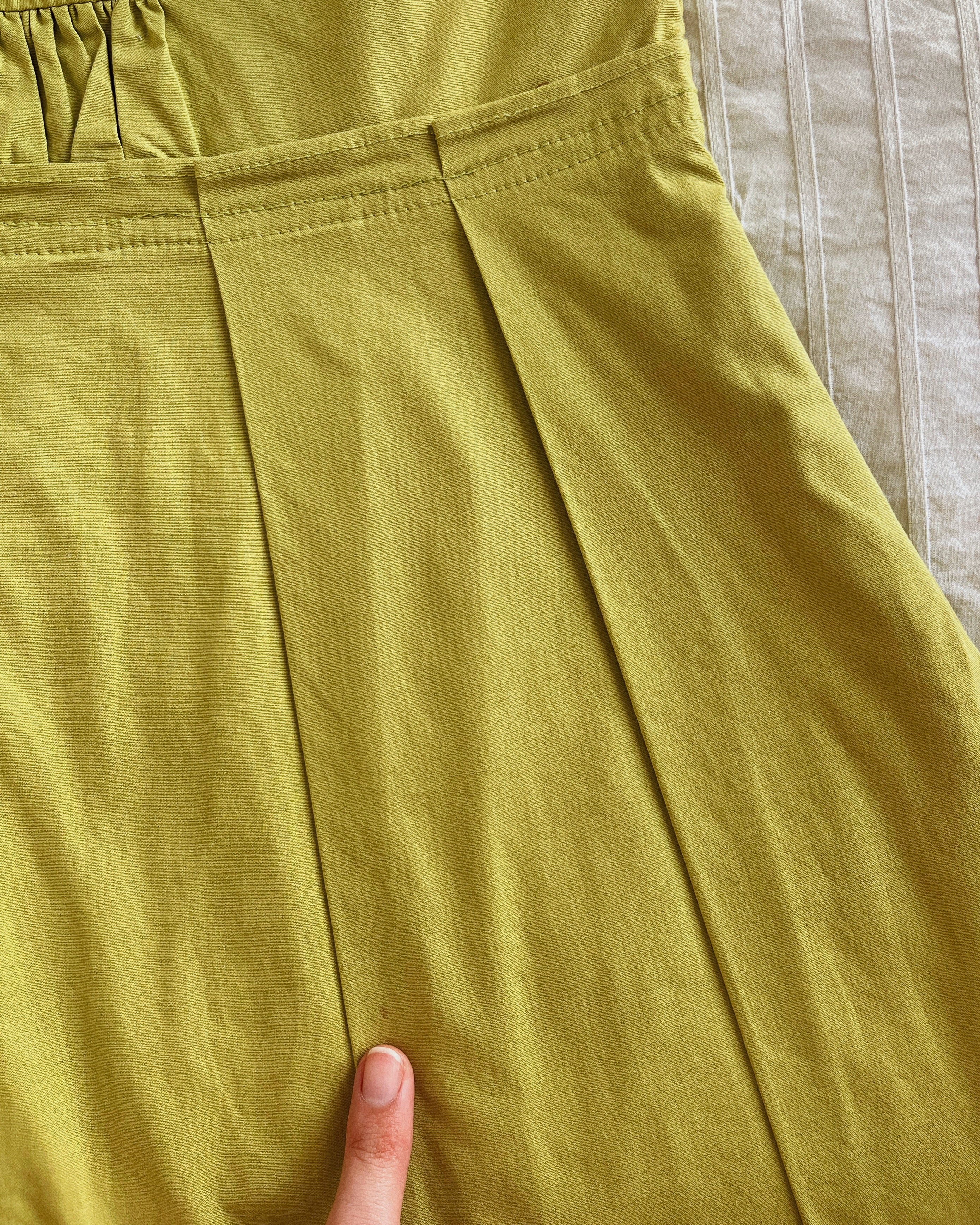 Pleated vintage midi dress (XS)