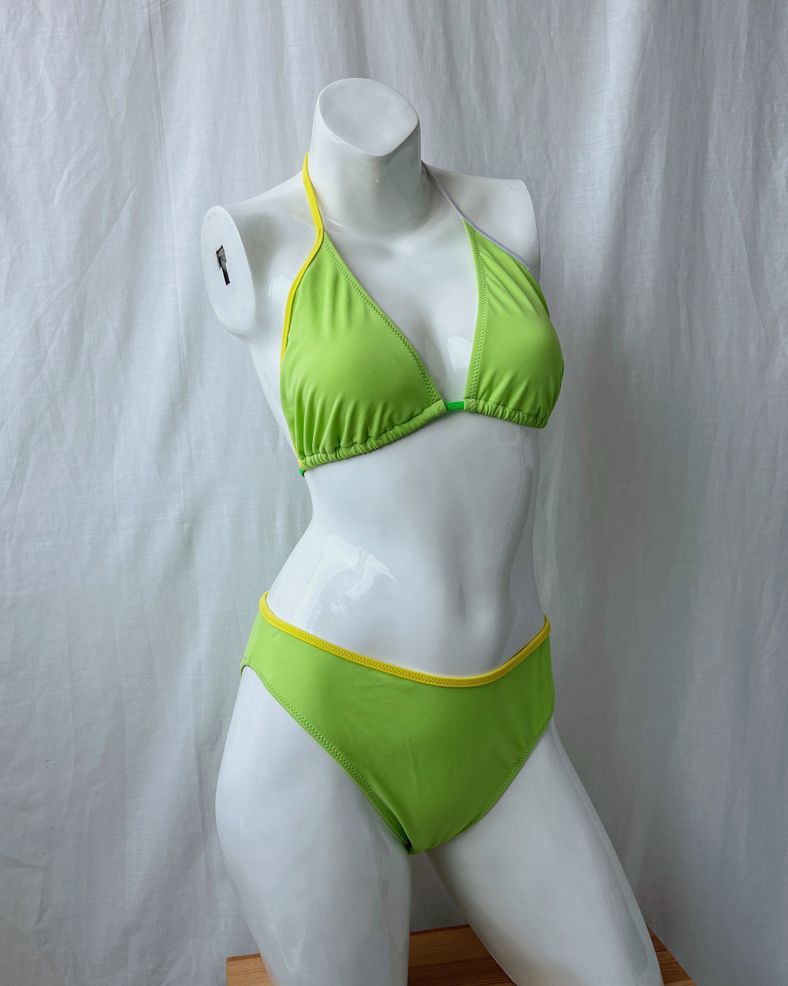Deadstock green Arena bikini (M/L)