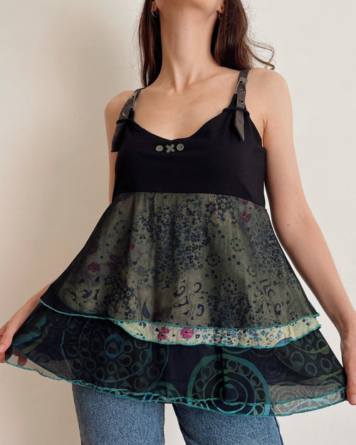 Vintage tiered mesh top (M)
