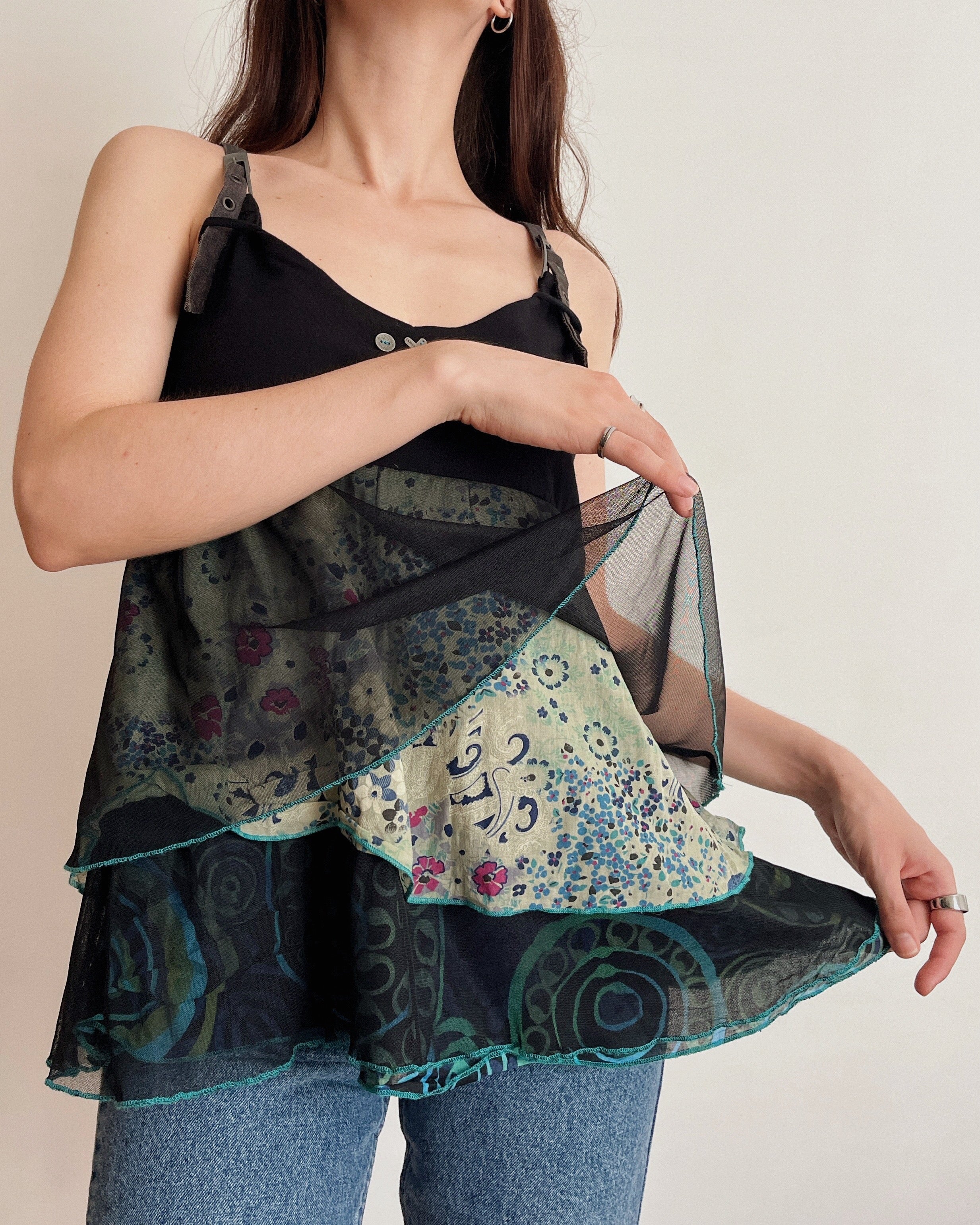 Vintage tiered mesh top (M)
