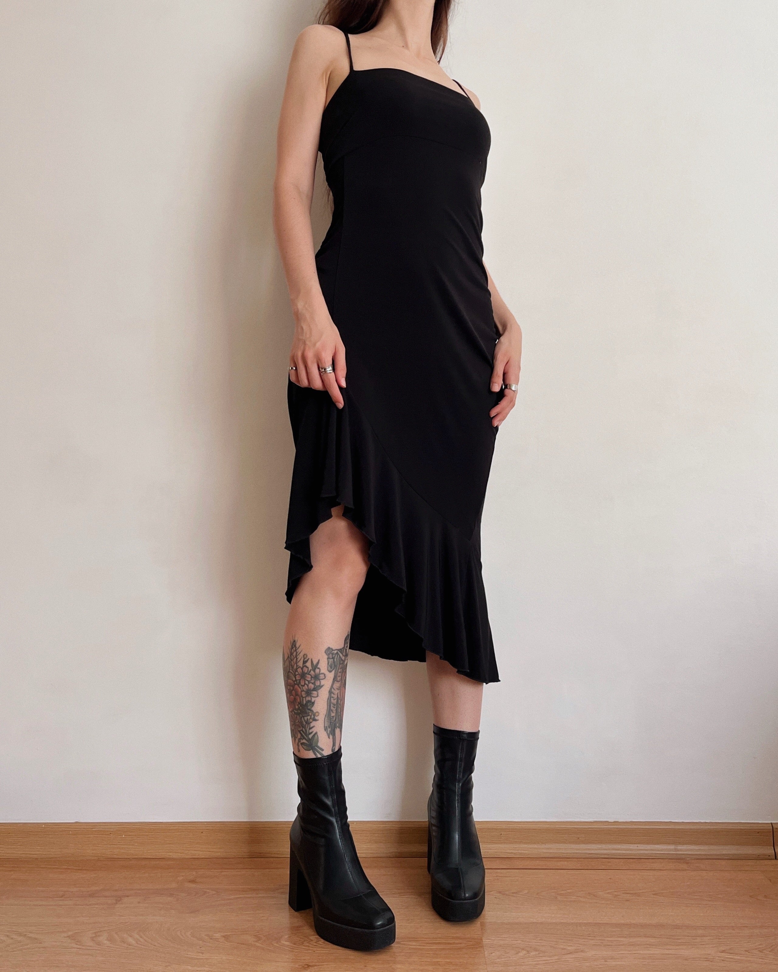 Y2K asymmetric black dress (L)