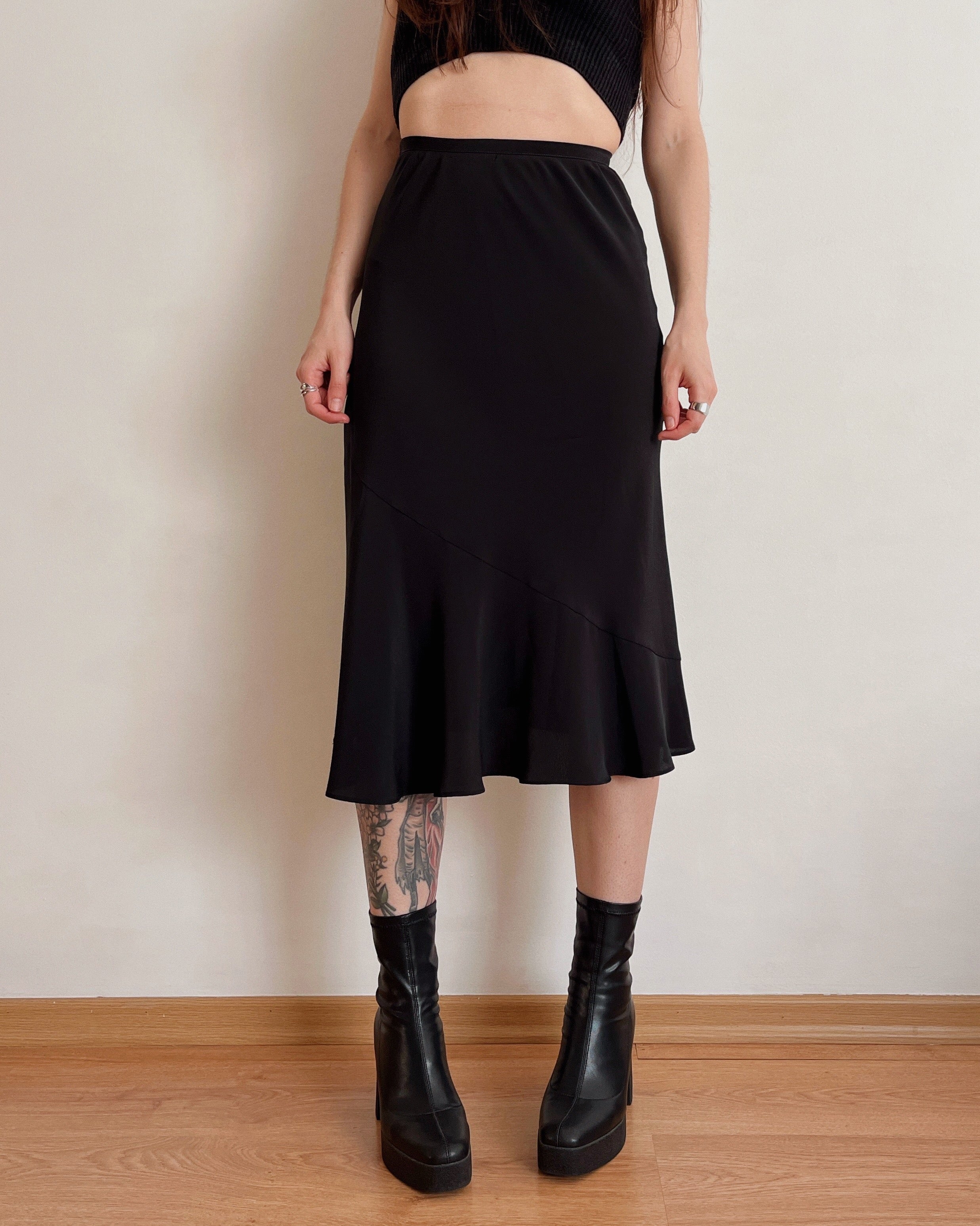 Asymmetric black midi skirt (3XS)