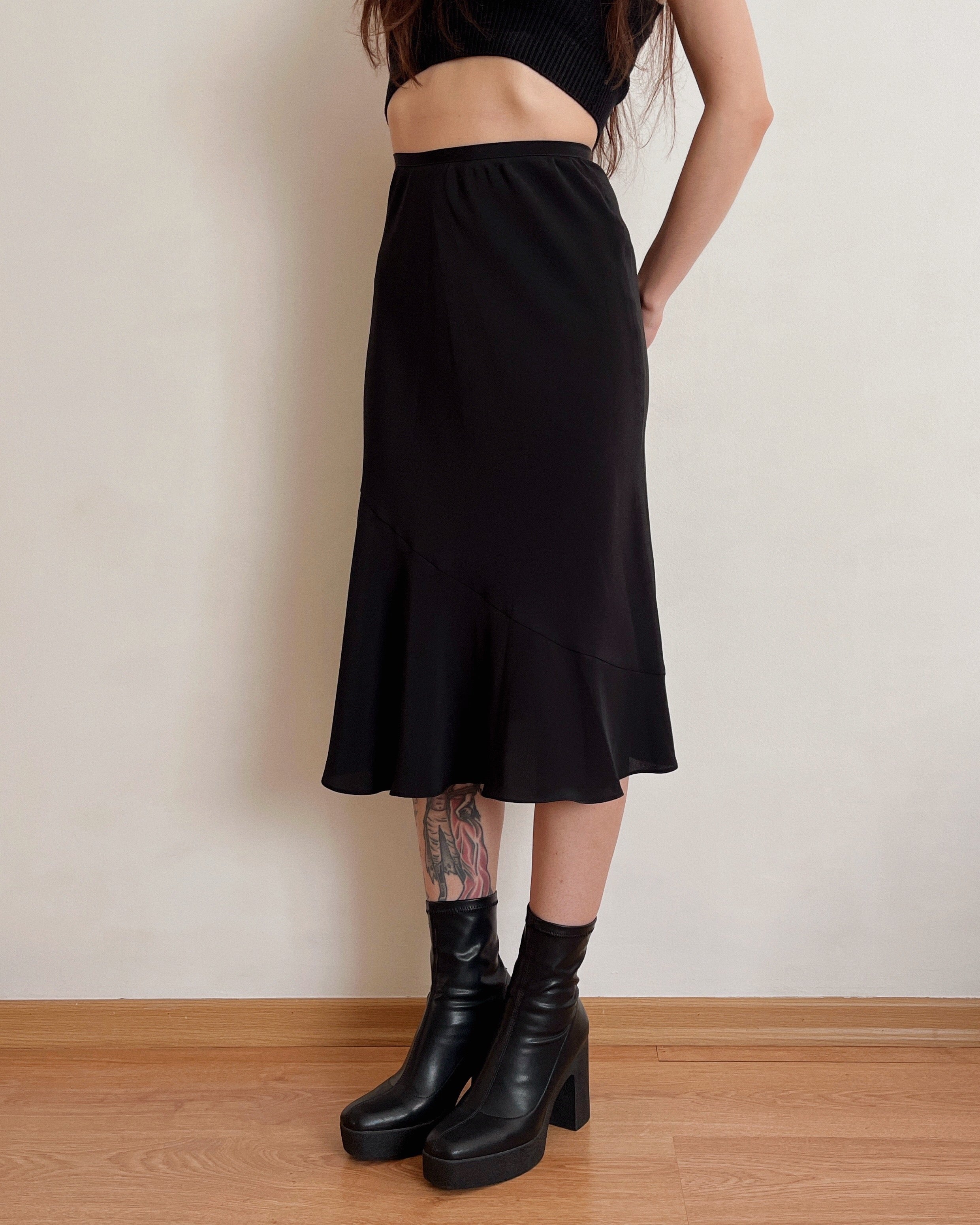 Asymmetric black midi skirt (3XS)