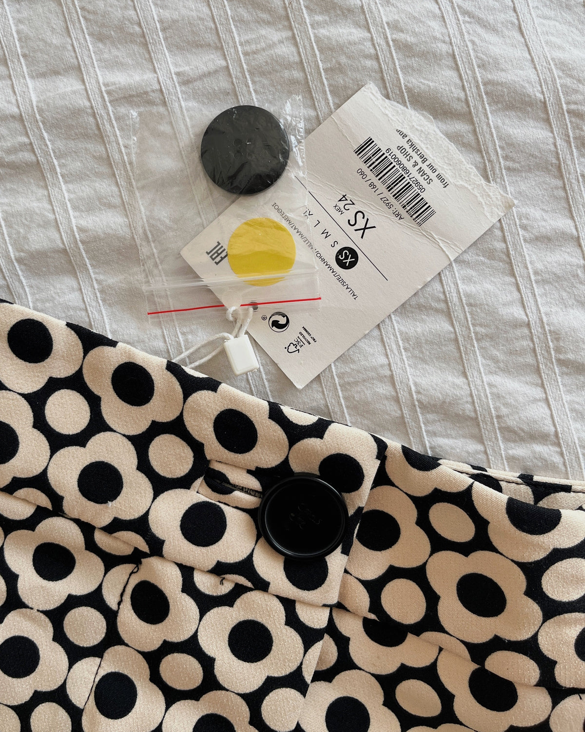 Retro inspired mini skirt (XS)