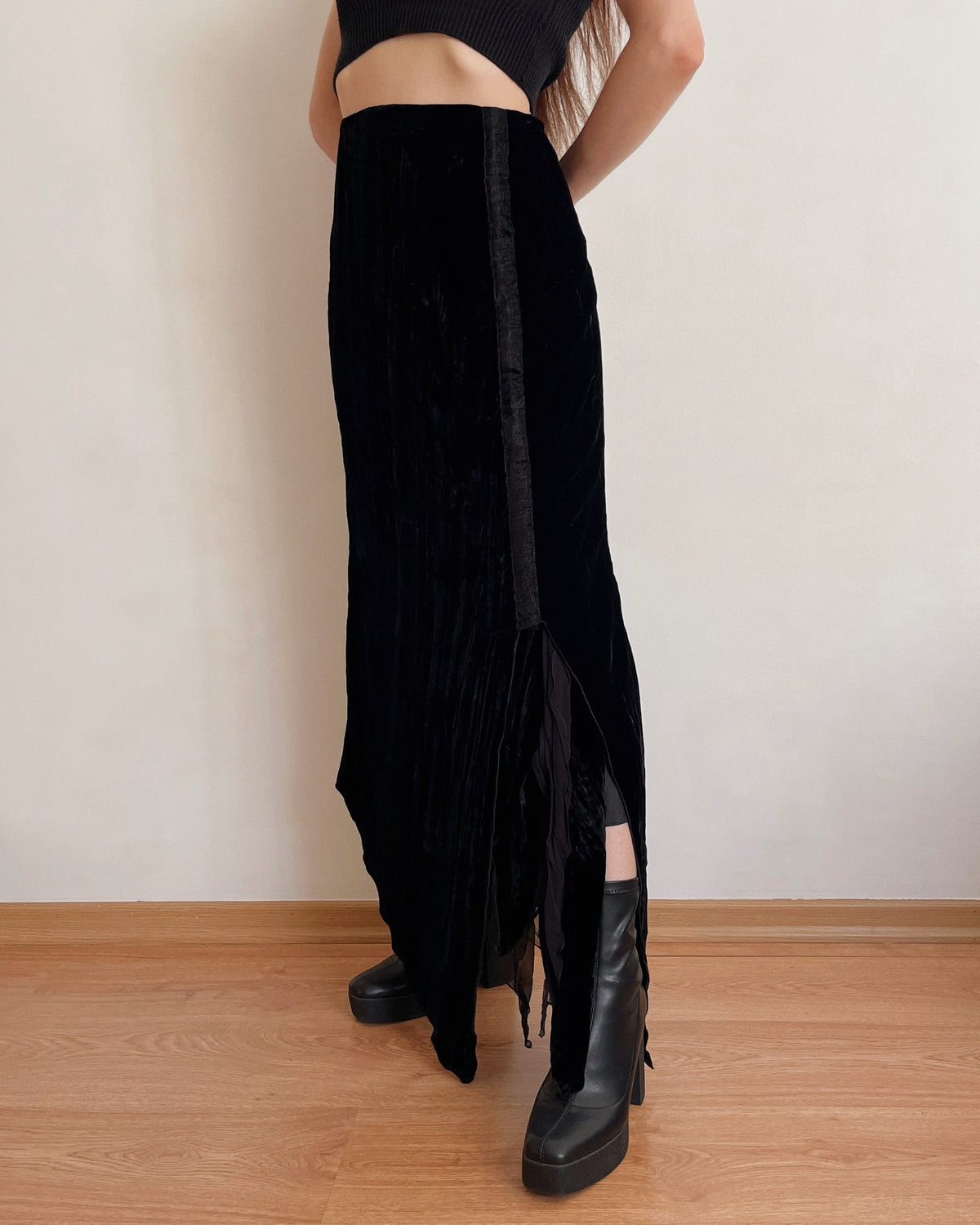 Asymmetric velvet skirt with silk details (S/M)
