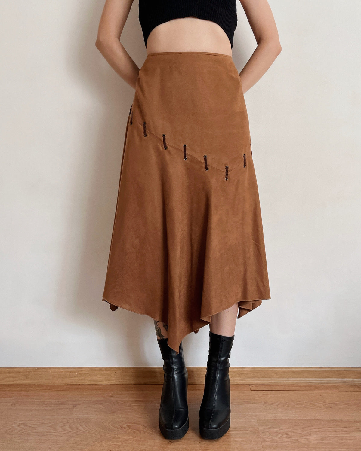 Vintage asymmetric camel skirt (S/M)