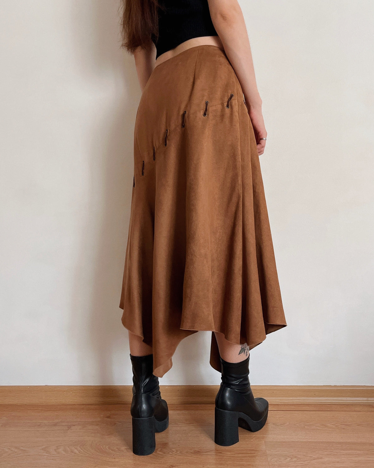 Vintage asymmetric camel skirt (S/M)