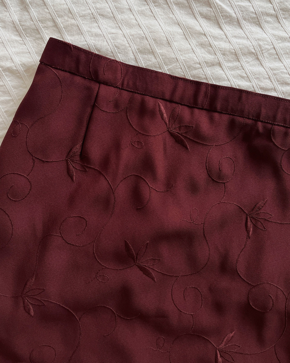 Vintage midi skirt with floral embroidery (5XL/6XL)