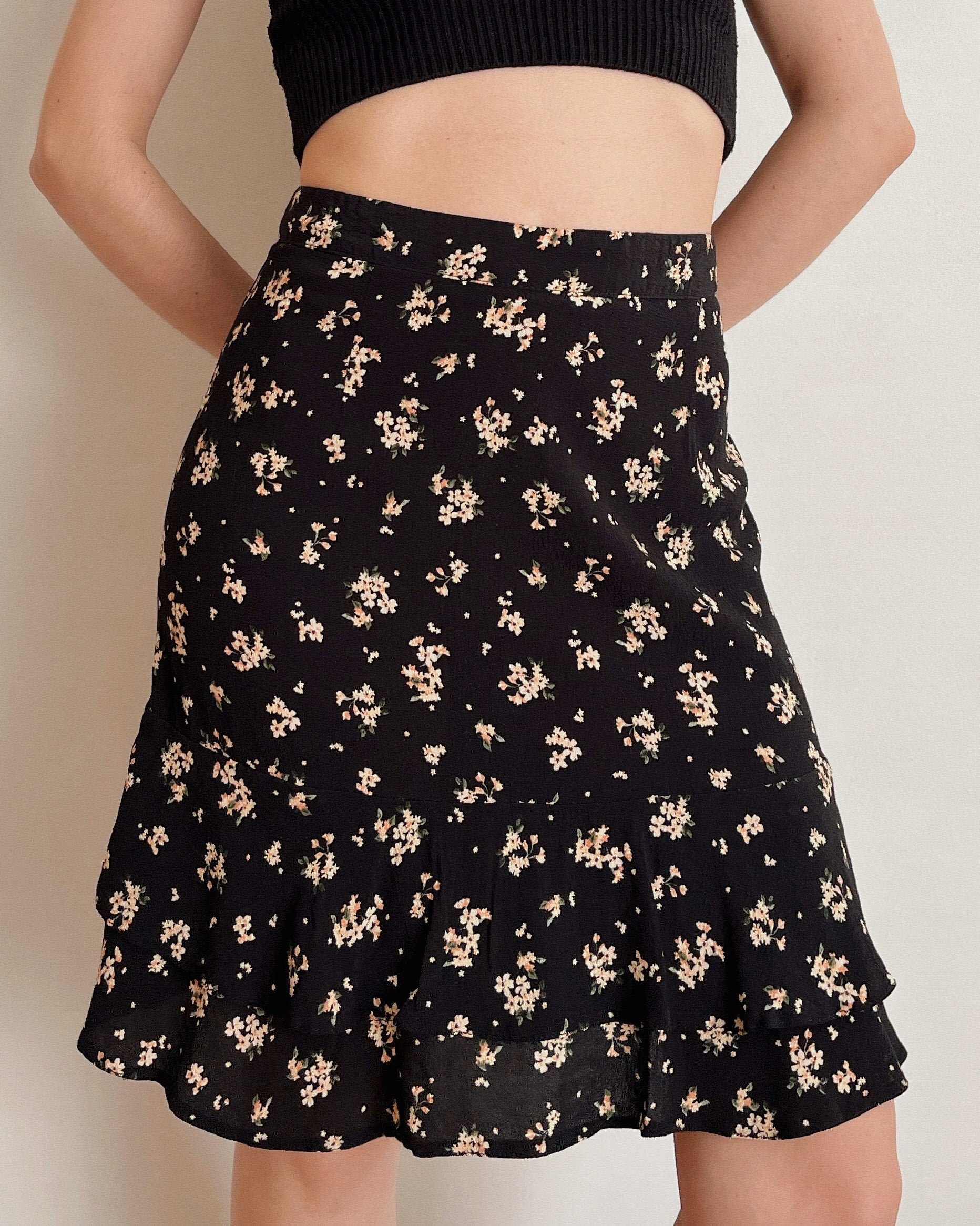 Mini floral skirt (M/L)