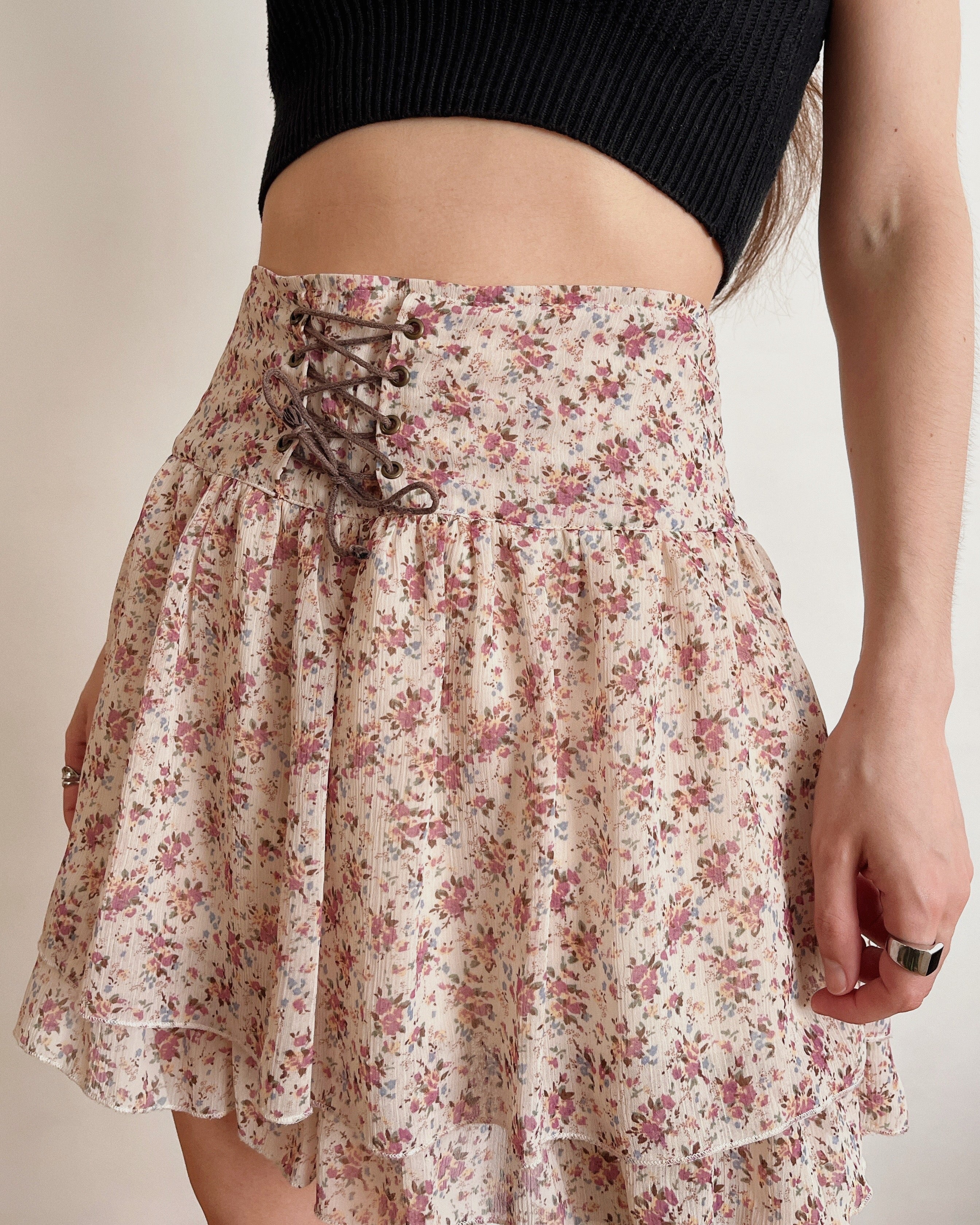 Y2K lace up mini skirt (S/M)