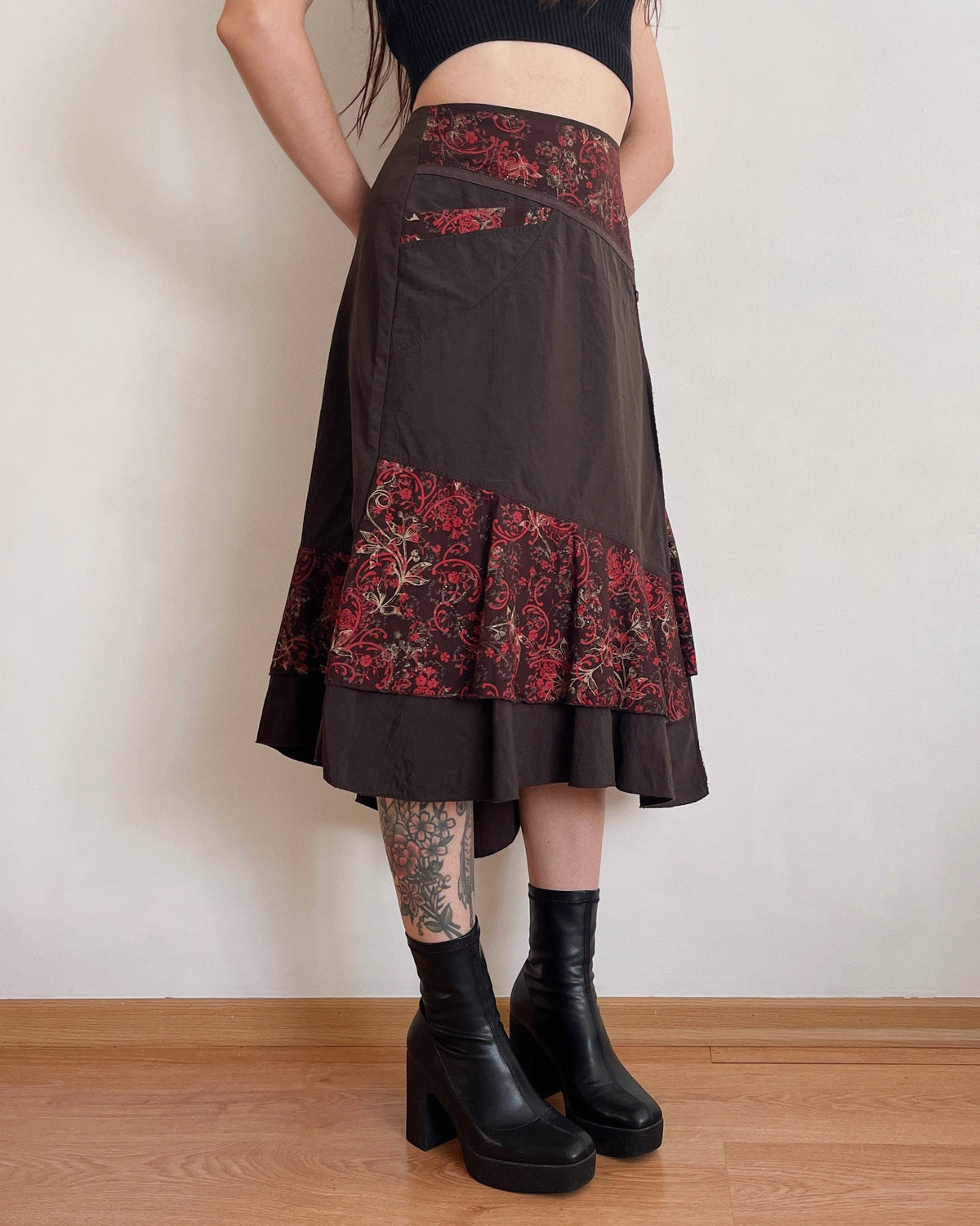 Vintage asymmetric skirt (M/L)
