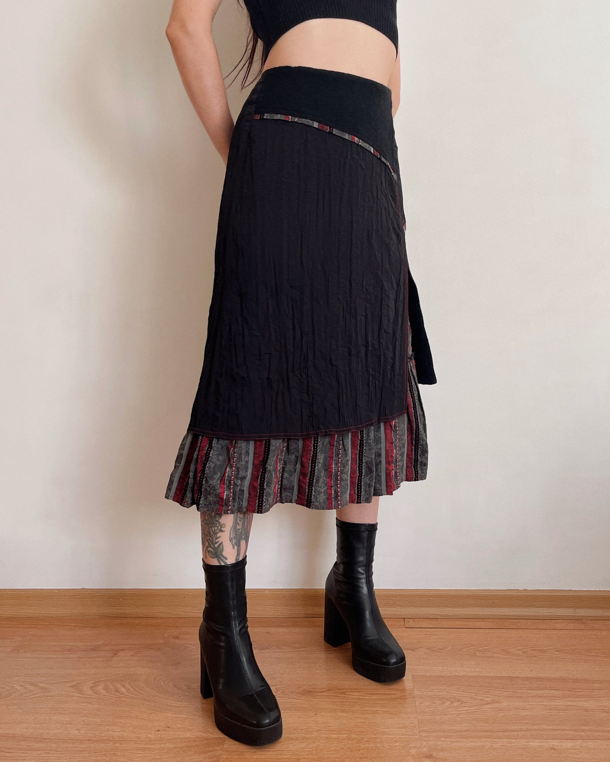 Vintage asymmetric skirt (M/L)