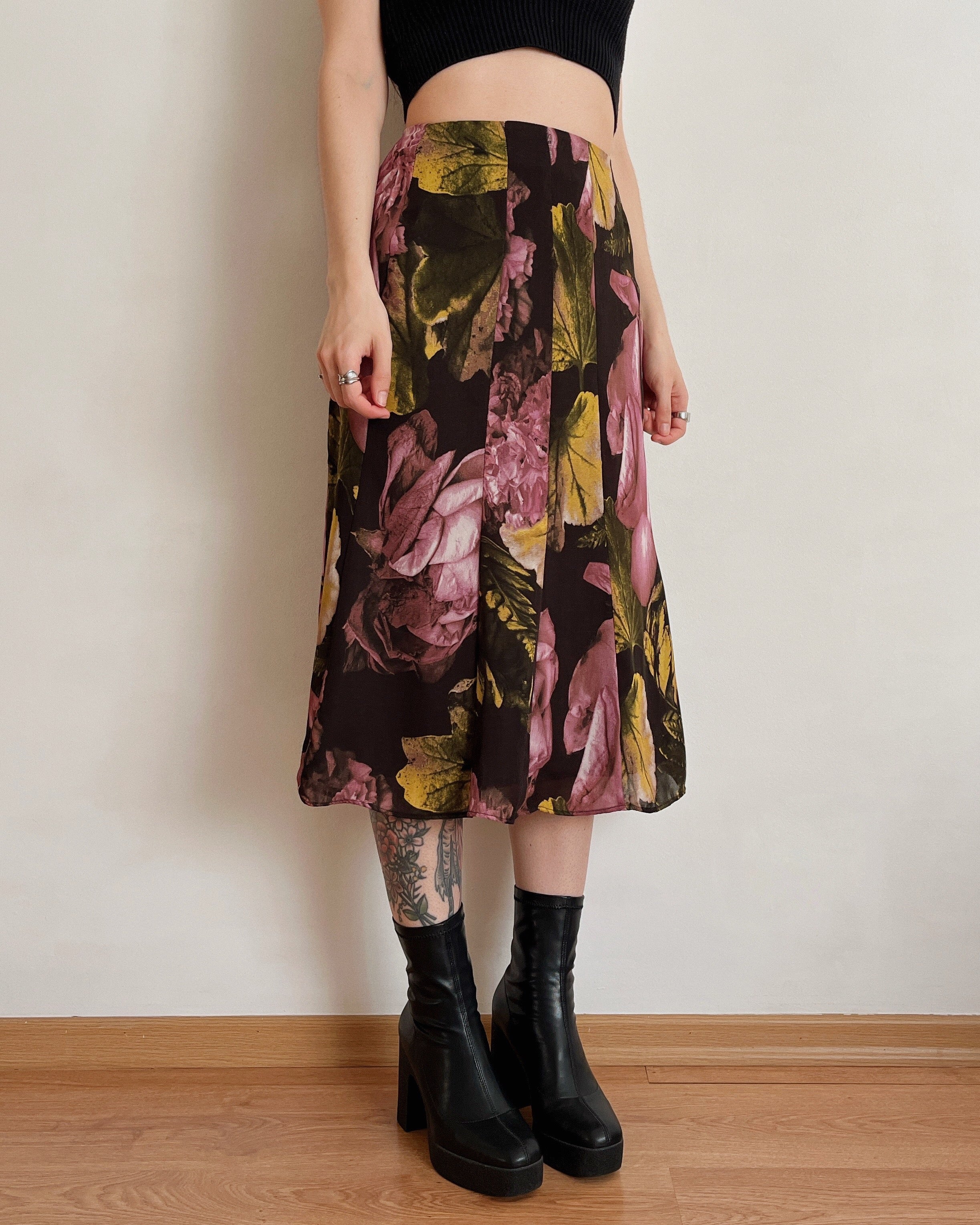 Vintage dark floral skirt (XL)