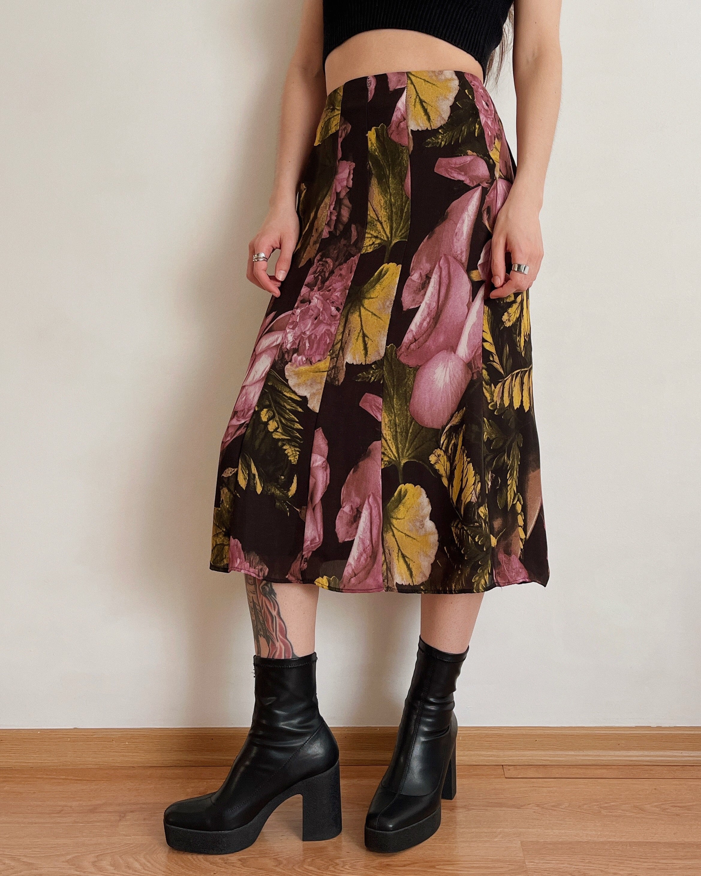 Vintage dark floral skirt (XL)